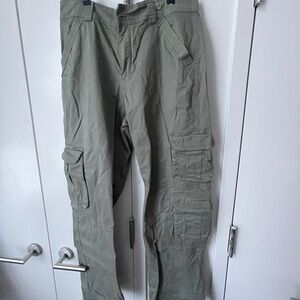 Abercrombie Camouflage Green Cargo Pants, 12L